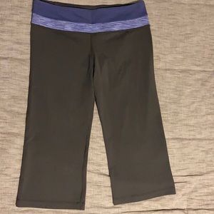 ⭐️4 for $30⭐️ Lululemon Cropped Yoga Pants